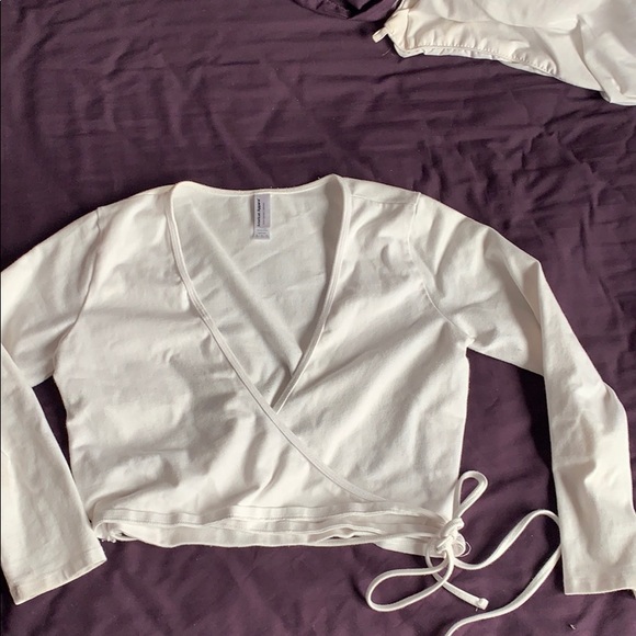 White medium wrap top - Picture 2 of 4